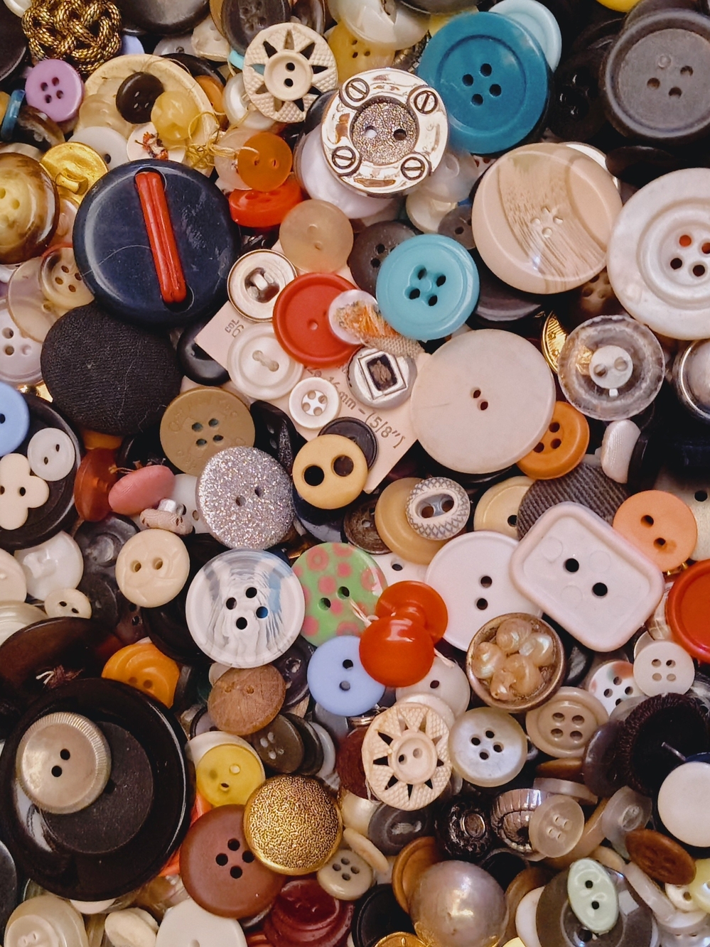 Assorted Vintage Buttons Mix - Colorful Sewing Buttons